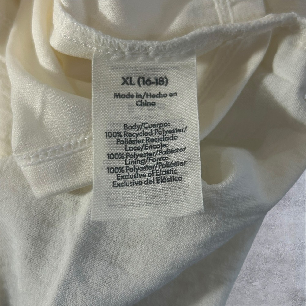 NEW No Boundaries Maxi Dress Womens XL (16-18) White Halter Sleeveless Strapless - Picture 10 of 10